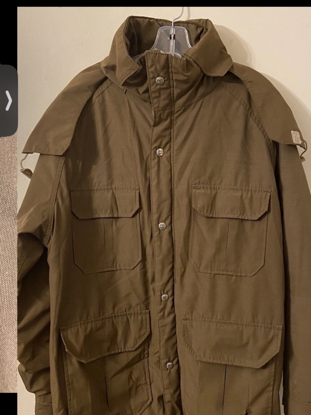 Woolrich Men’s Vintage Khaki Tan Utility Long Sleeves Hooded Jacket.